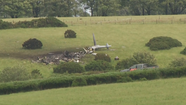 Imagens mostram destroços de helicóptero da Marinha Real britânica após queda que matou três militares
