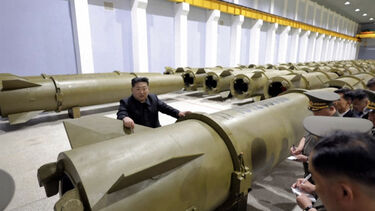 Kim Jong-un visita fábrica de mísseis
