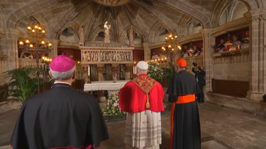 Papa Leão XIV surpreende fiéis ao falar catalão em oração na Catedral de Barcelona 