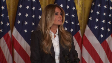 “Continuem a usar a IA como musa”: Melania Trump desafia alunos a explorar a inteligência artificial 