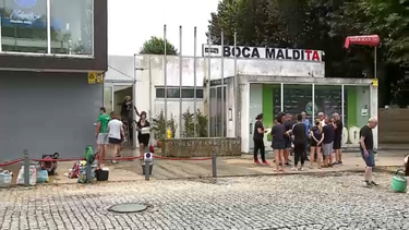 Fogo que começou em quadro eléctrico destruiu bar na praia fluvial do Faial