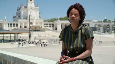 Maria foi atingida quando tinha cinco anos e vive desde então com uma bala alojada no peito