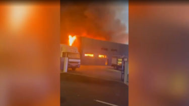 Incêndio consome fábrica de calçado em Felgueiras