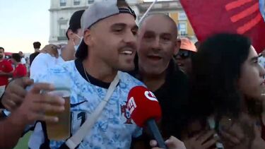 "Vamos ganhar... Não foi hoje, mas vai acontecer!": Adeptos continuam em festa apesar do empate de Portugal
