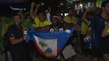 Mundial junta adeptos do Brasil e do Haiti numa festa além do resultado