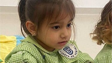 Família de menina levada para a morte pelo pai recolhe fundos para levar corpos para a Índia