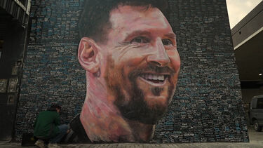 Messi recebe homenagem artística em solo argentino