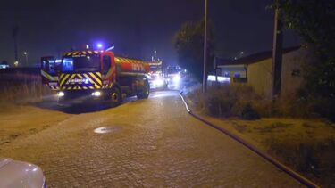 Incêndio consome stand de autocaravanas em Leça da Palmeira