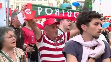 "O caneco é nosso!": Adeptos celebram vitória de Portugal na fanzone da Medialivre em Gaia 
