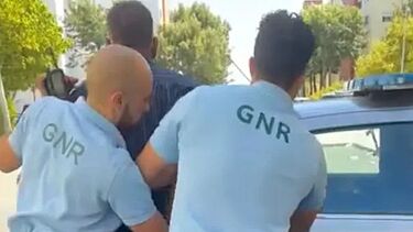 Família cerca e agride dois GNR e um PSP de folga em Sesimbra