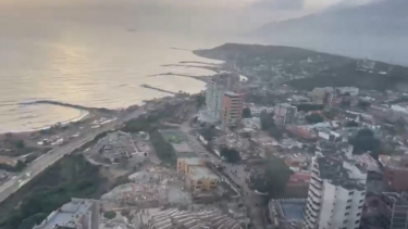 Imagens aéreas revelam dimensão da destruição deixada pelos sismos que atingiram a Venezuela