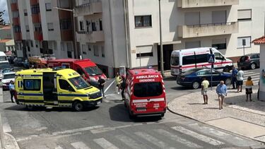 Um morto e um ferido em colisão entre carro e trotineta em Peniche