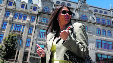 Tumor deitou Luciana abaixo, mas ela regressou