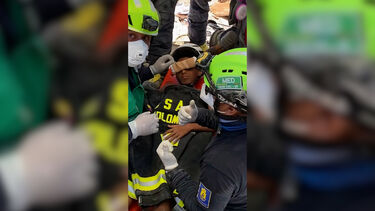 Menino de 11 anos salvo dos escombros na Venezuela após operação de resgate que durou seis horas