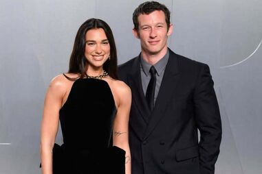 Callum Turner e Dua Lipa 