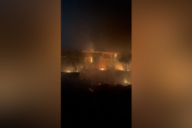 Imagens mostram casas e viaturas incendiadas após ataque de colonos israelitas na Cisjordânia