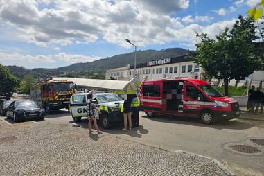 Um ferido em colisão entre dois carros em Arouca