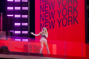 Madonna surpreende Nova Iorque com concerto para apresentar o novo álbum na Times Square
