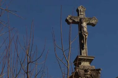 Igreja protege padres dos abusos sexuais: Vaticano arquiva processos em investigação de sacerdotes ainda vivos