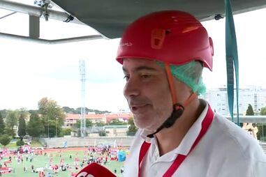 "É muito especial": Sérgio Krithinas desce slide no Record Challenge Park e convida todos a participar no evento