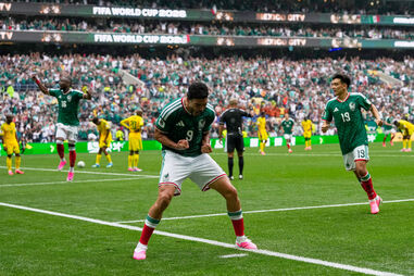 Raúl Jiménez celebra após marcar golo no jogo inaugural do Mundial2026