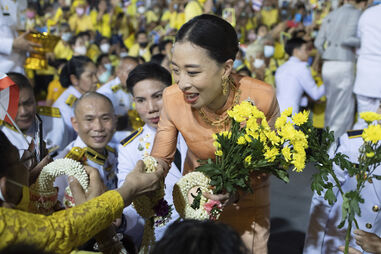 Tailandeses choram a morte de Bajrakitiyabha, a filha mais velha do rei Maha Vajiralongkorn