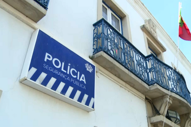 Homem morre atropelado por camião na passadeira em Cascais
