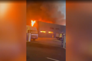 Incêndio consome fábrica de calçado em Felgueiras