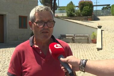 "Atacaram-me logo", diz Albino Carvalho ao ser surpreendido por dois encapuzados ao chegar a casa