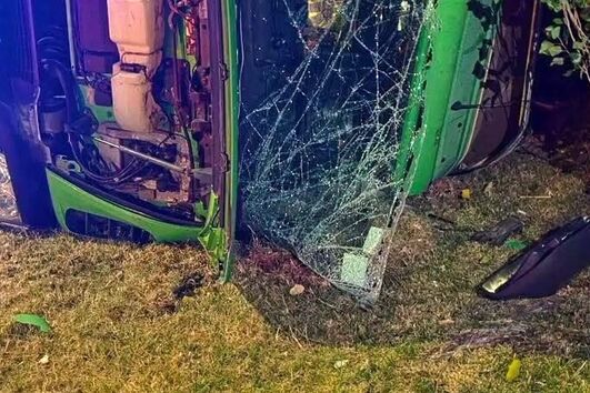Três feridos em despiste de camião do lixo em Lisboa