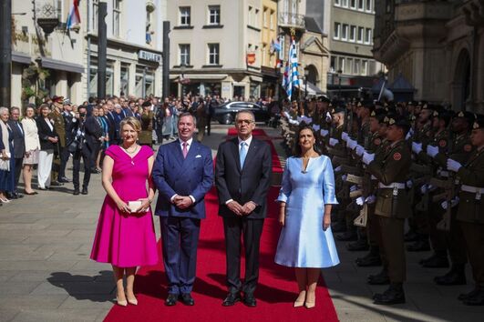  Presidente da República, António José Seguro, acompanhado da sua esposa, Margarida Maldonado Freitas, recebido pelo Grão-Duque, Guilherme V e pela Grã-Duquesa, Stephanie de Luxemburgo