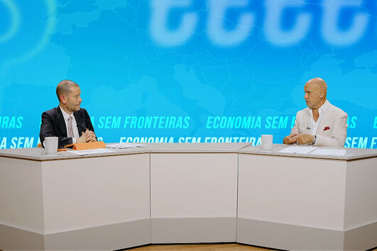 Carlos Moreira da Silva defende, no programa Economia Sem Fronteiras, que Portugal precisa de criar condições para as empresas ganharem dimensão, aumentarem a produtividade e reforçarem a presença nos mercados internacionais.