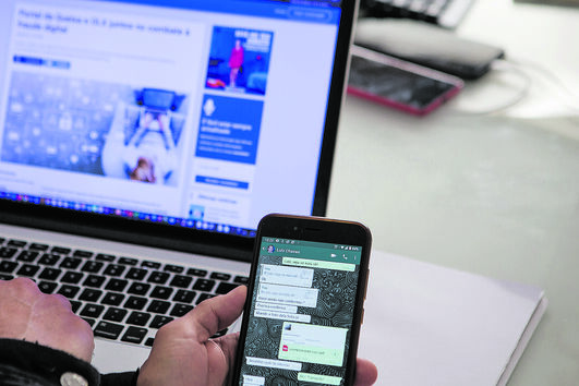 Uma única mensagem chega a custar às vítimas 1245 euros. O WhatsApp é a principal plataforma usada pelos burlões em Portugal