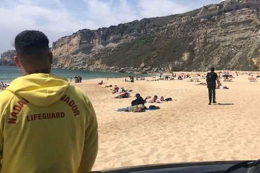 Três crianças resgatadas do mar na Nazaré e na Lourinhã