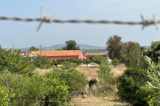 PJ investiga morte de idosa encontrada com hematomas e desnutrida dentro de casa no Algarve