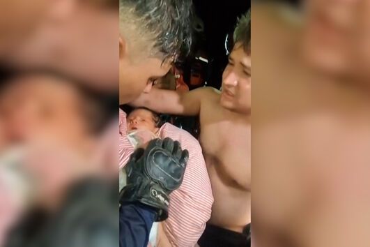 Mãe e bebé de 18 dias resgatados dos escombros de prédio na Venezuela 