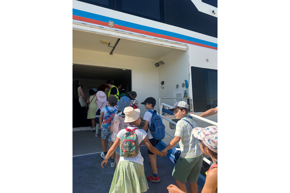 Turma do Tejo embarca num dia de atividades escolares no rio, em 1 de Junho de 2026
