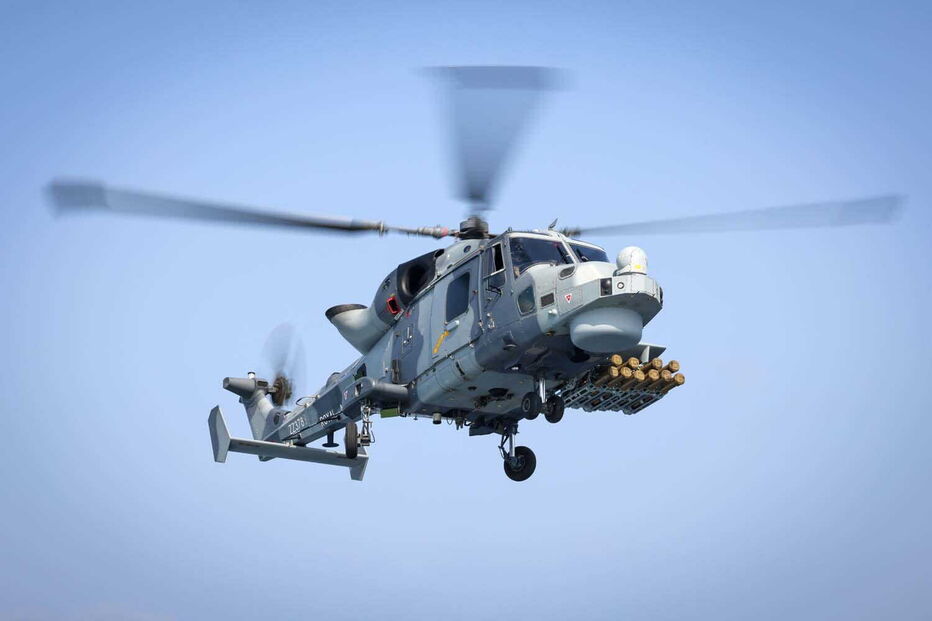 Helicóptero da Royal Navy despenhou-se na manha desta quarta-feira num campo em Sourton Down