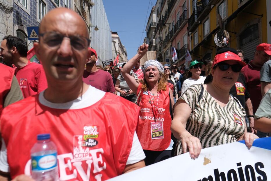 Milhares em Lisboa reivindicam contra o pacote laboral 