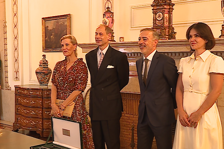 Duques de Edimburgo com Pedro Duarte e Marta Massada na Câmara Municipal do Porto