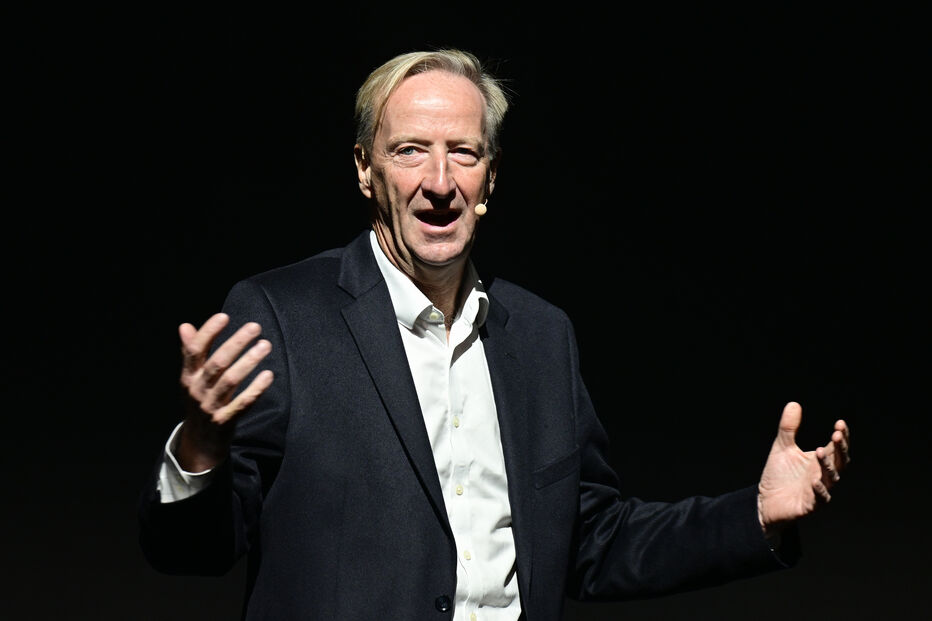 Alex Younger, ex-chefe do MI6, o Serviço Secreto de Inteligência do Reino Unido