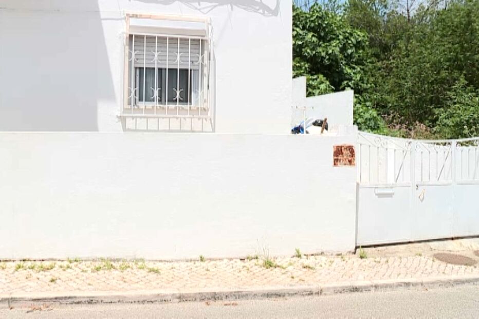 Jovem luta pela vida no hospital após matar namorada de 16 anos que acabou relação