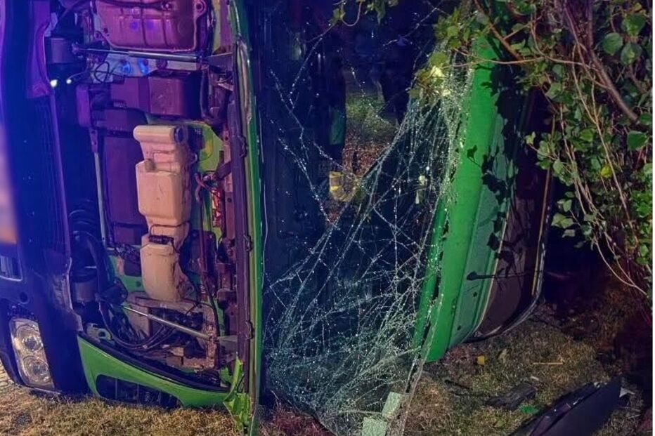 Três feridos em despiste de camião do lixo em Lisboa