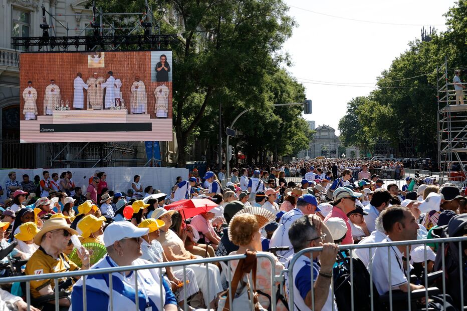 Mais de um milhão de pessoas assistem a missa celebrada por Leão XIV no centro de Madrid
