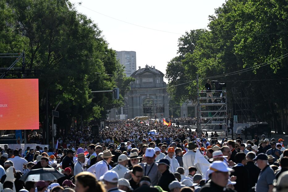 Mais de um milhão de pessoas assistem a missa celebrada por Leão XIV no centro de Madrid