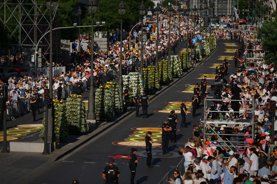 Mais de um milhão de pessoas assistem a missa celebrada por Leão XIV no centro de Madrid