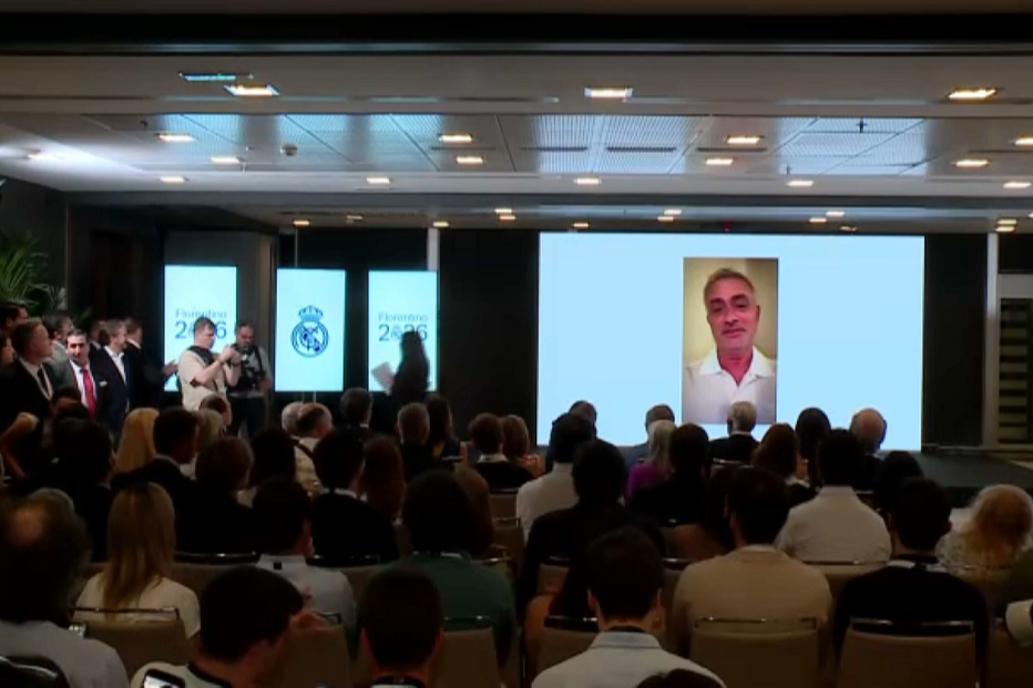 Mourinho aparece numa imagem de videochamada