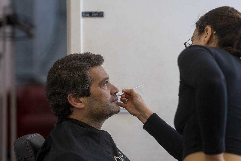 André Ventura recebe oferta de 400 euros em maquilhagem e perfumes