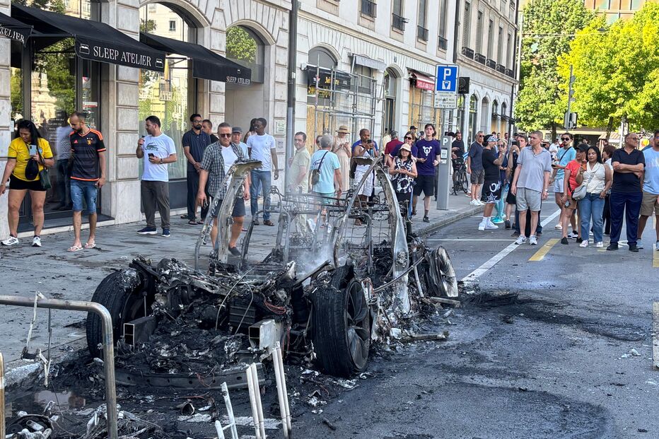 Confrontos entre manifestantes anti-G7 e polícia perto da sede da ONU em Genebra