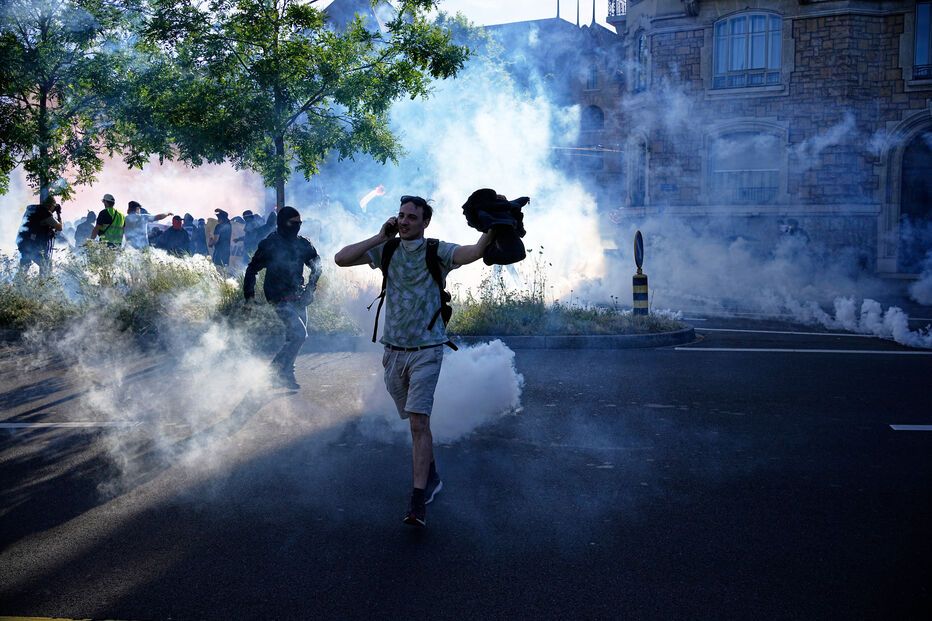 Confrontos entre manifestantes anti-G7 e polícia perto da sede da ONU em Genebra